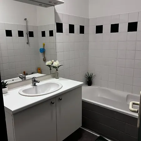 Magnifique Δωμάτια σε οικογενειακή κατοικία Μοντωμπάν