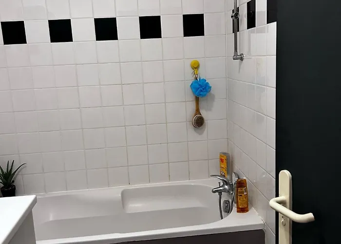 Magnifique Δωμάτια σε οικογενειακή κατοικία Μοντωμπάν