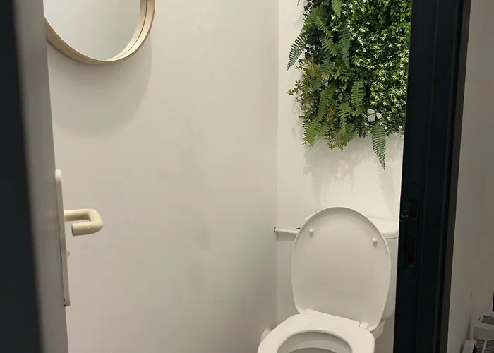 Δωμάτια σε οικογενειακή κατοικία Magnifique Μοντωμπάν