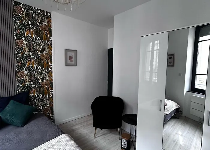 Magnifique Δωμάτια σε οικογενειακή κατοικία Μοντωμπάν